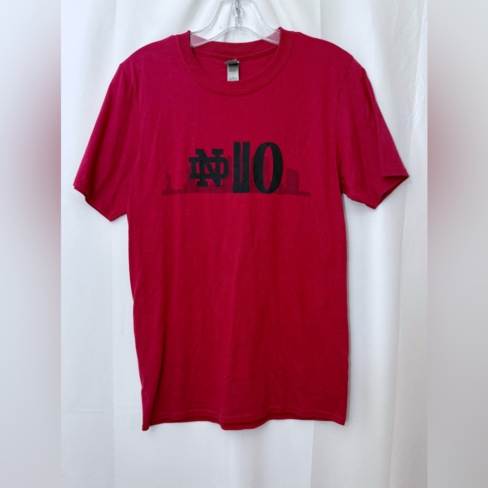 Notre Dame Duncan Dormitory Red Logo Crew Neck T-Shirt Size Small